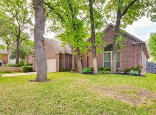1817 Glen Wood Dr, Grapevine, TX 76051