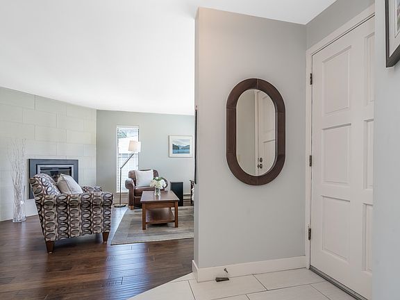 5th image of 14231 18a Ave #1