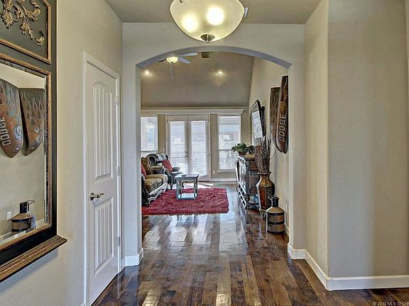 5th image of 18202 E 49th Pl