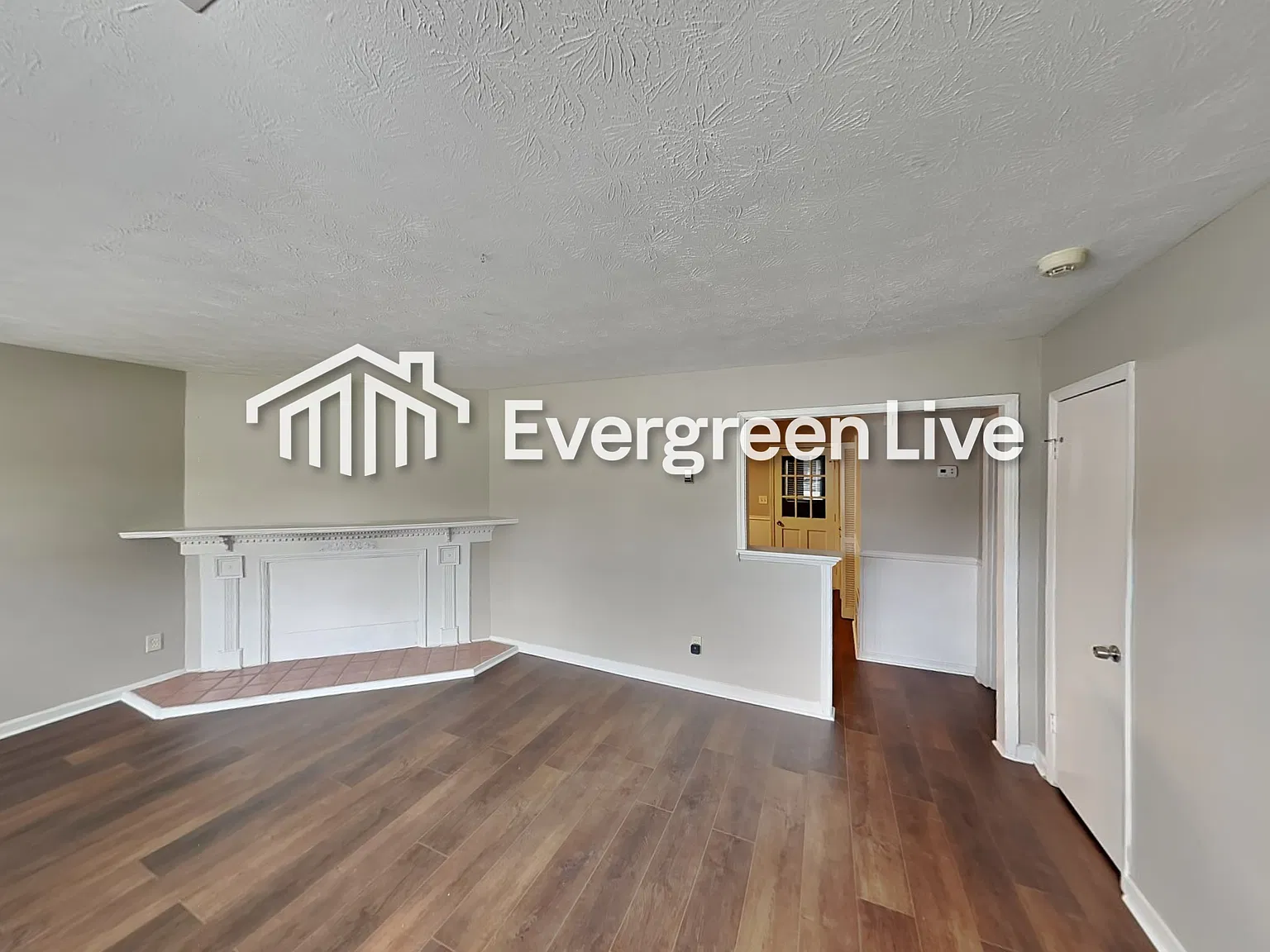 3 bed, 1.5 bath, 1185 sqft, $1,695 — Photo 2