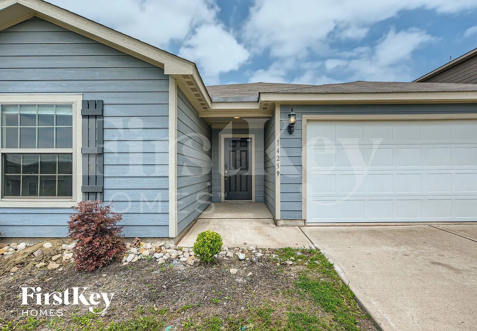 4 bed, 2.0 bath, 1600 sqft, $1,855 — Photo 3