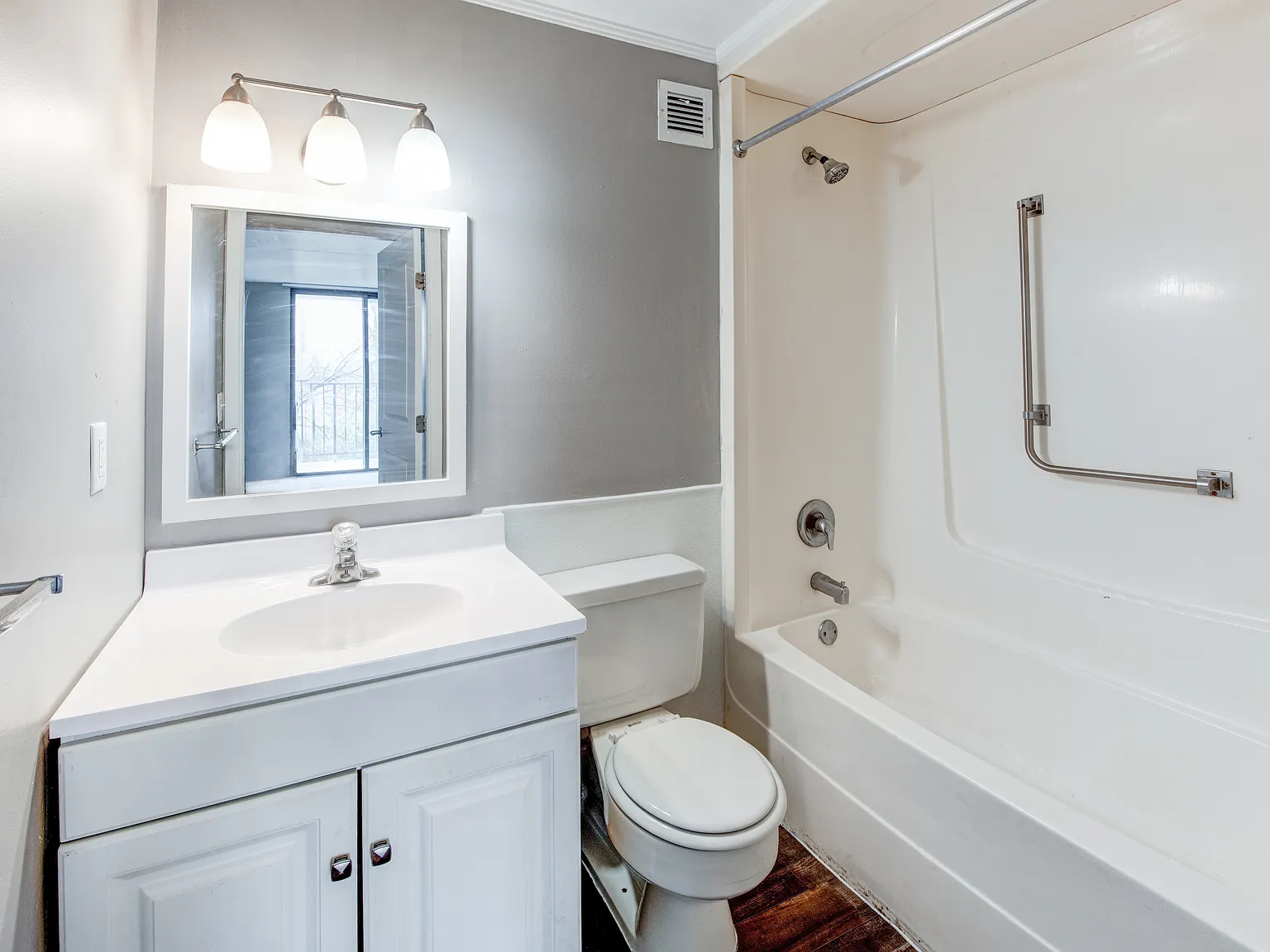 Brookview Place Apartments — Photo 3