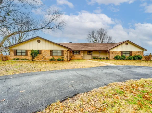 1212 Darren Dr, Stephenville, TX 76401