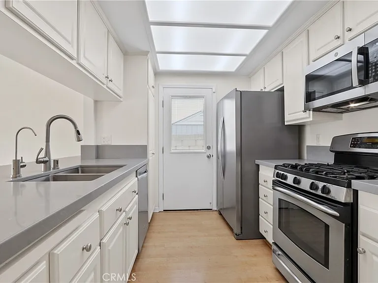 1251 N Emogene St — Photo 4