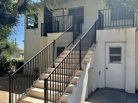 2nd image of 1023C S Victoria Ave