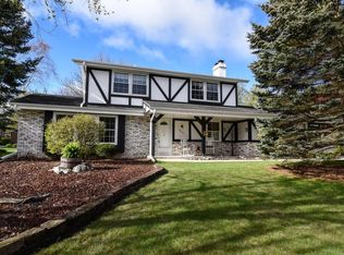 6605 Hill Ridge Dr, Greendale, WI 53129