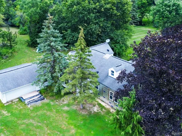 25910 Farmbrook Rd, Southfield, MI 48034