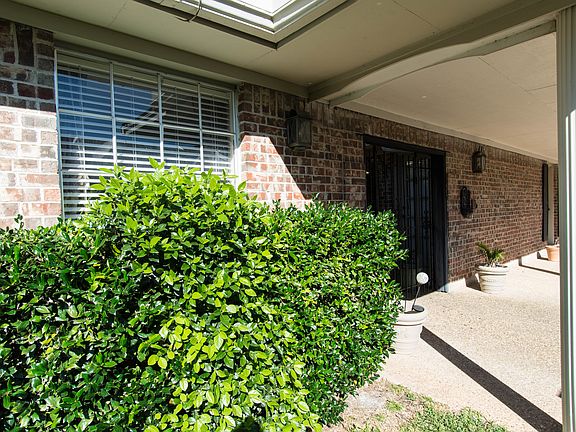 3rd image of 2938 Savannah Ct