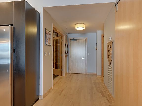 5th image of 215 10th Ave S Unit 523