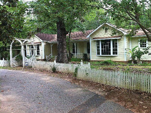 1st image of 106 Bridlewood Cir