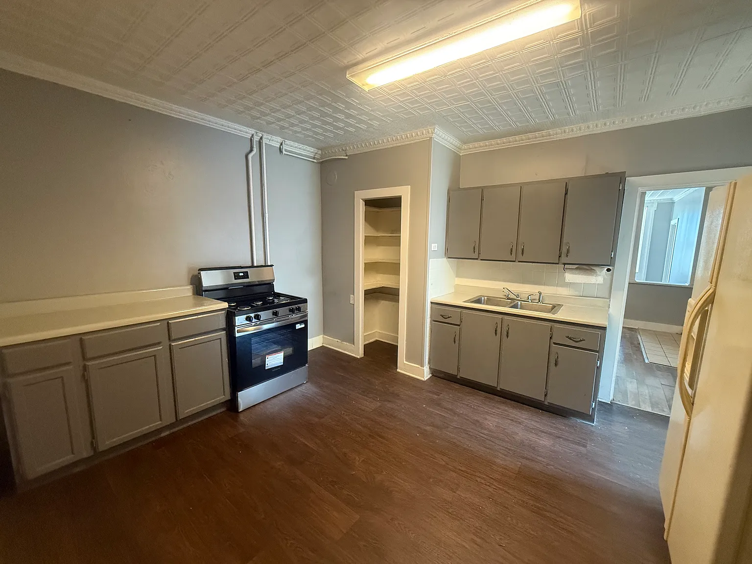 2 bed, $1,274 — Photo 4