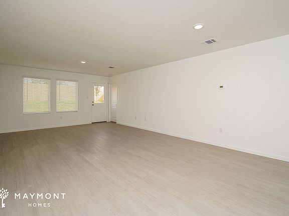 3rd image of 550 Layne Overlook