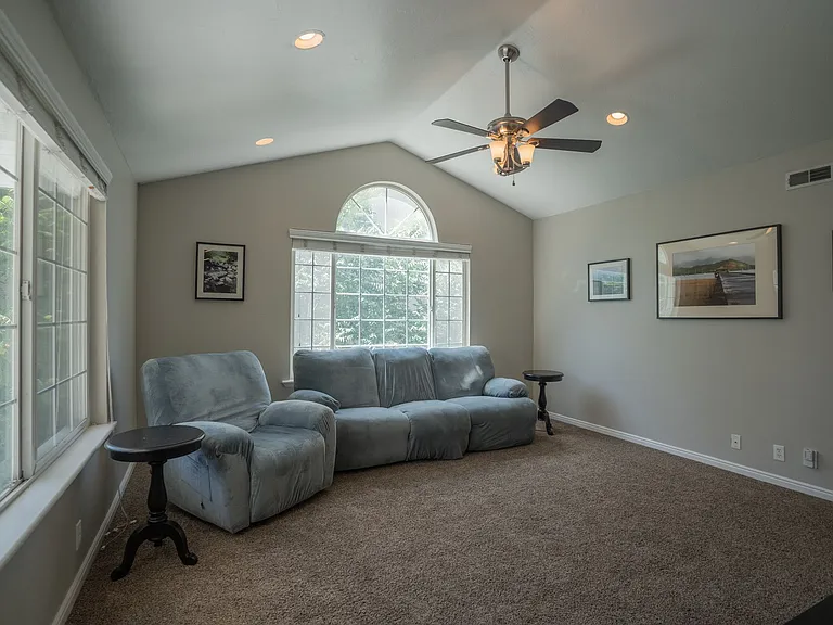 935 N University Ave #16 — Photo 26