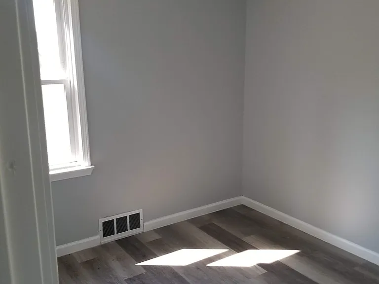 11805 Timken Ave — Photo 10
