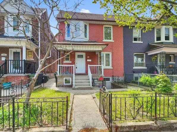 119 Essex St W, Toronto, ON M6G 1T4