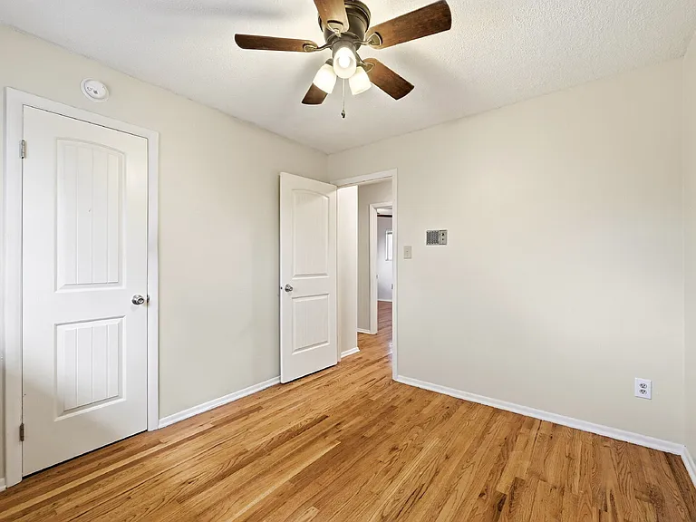 1087 Hathaway Dr — Photo 16