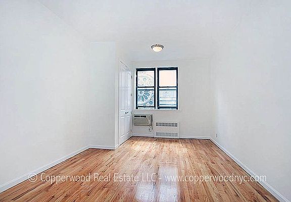3rd image of 405 E 87th St APT 4B