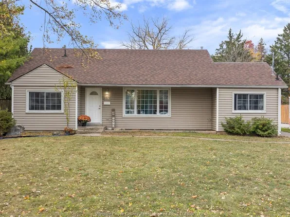 576 Ducharme St, Windsor, ON N9G 1K4