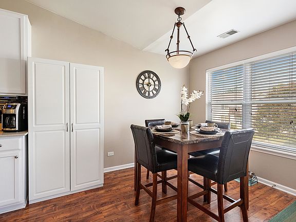 4th image of 1010 Lincolnshire Ct APT D