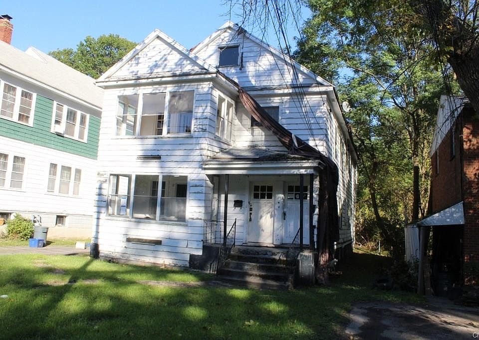 1st image of 129-31 Gorland Ave