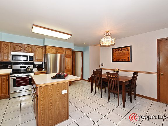 Kitchen / Breakfast Room