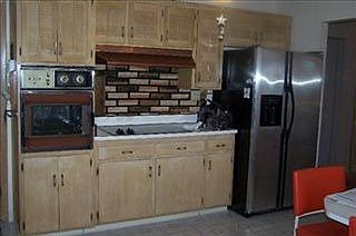 5th image of 18 Nepahwin Dr