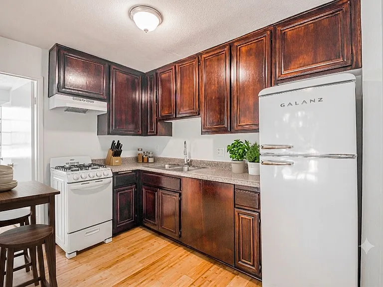 500 E 4th St #303 — Photo 9