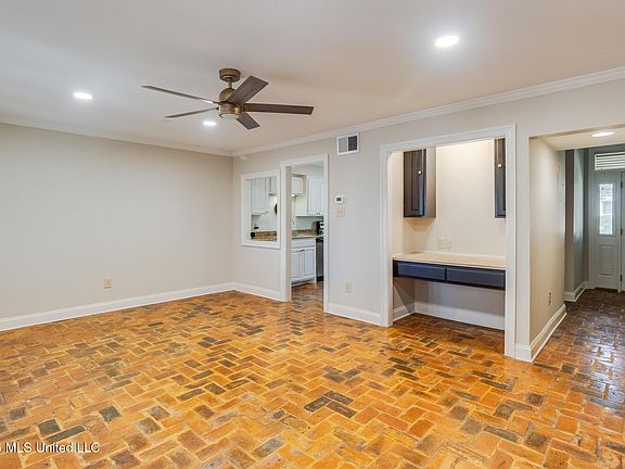 5th image of 928 Courthouse Rd Unit 30