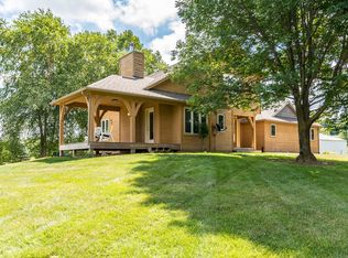 1431 Summit View Ln, Cedar Rapids, IA 52403
