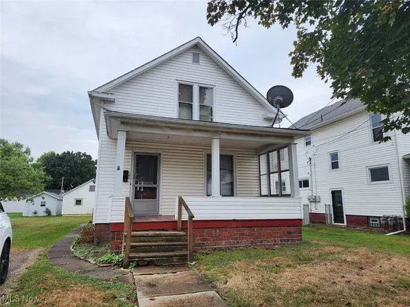 160 5th St NE, Carrollton, OH 44615