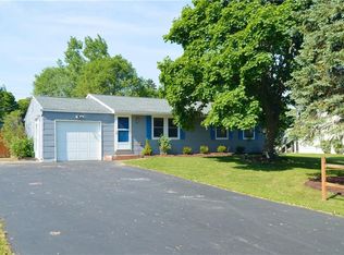 24 Overland Trl, West Henrietta, NY 14586