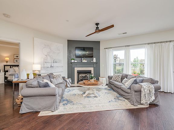 4th image of 4961 Maxwell Landing Dr
