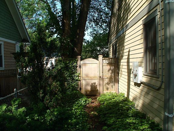 4th image of 103 Roosevelt Ct