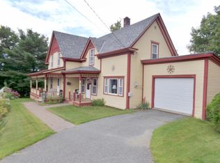 93 Taylor St, Newport, VT 05855