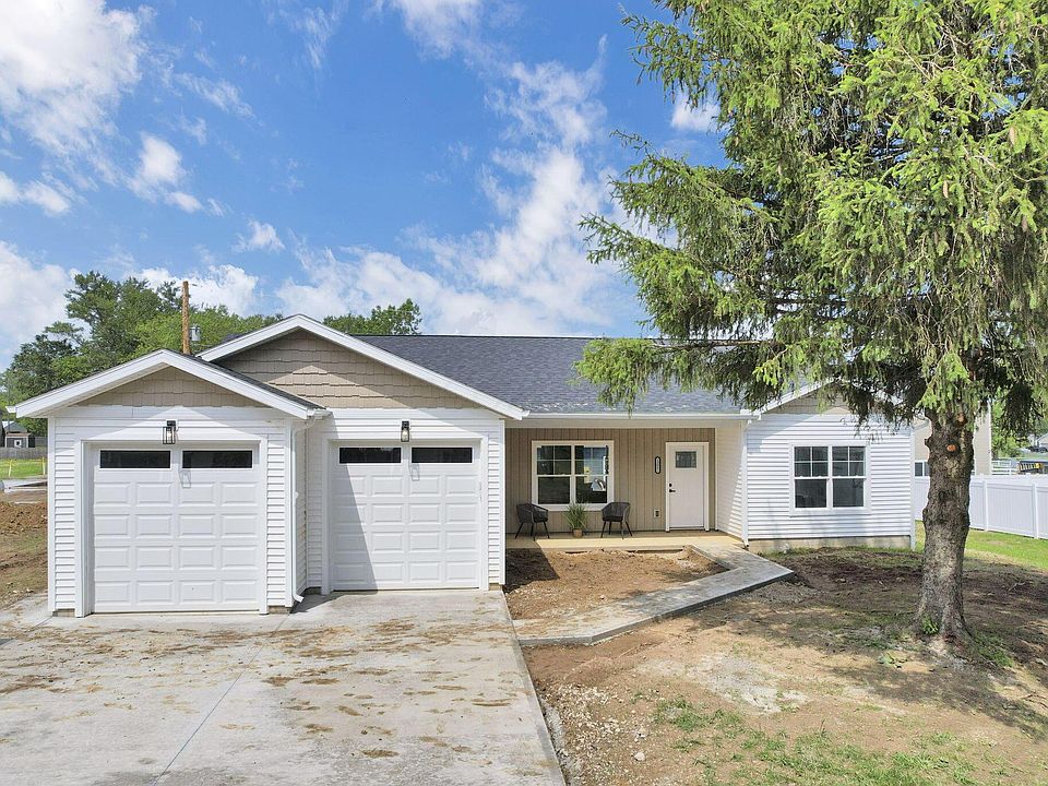 1st image of 13081 Dogwood Dr NE