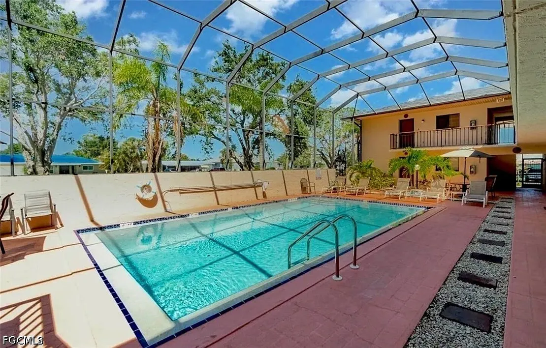2 bed, 2.0 bath, 907 sqft, $3,500 — Photo 1
