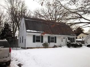 10 Grove Pl, Danbury, CT 06810