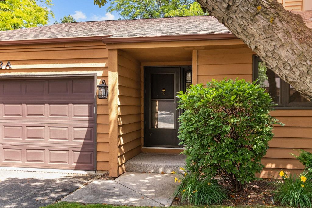 933 E Windfield Pl APT A, Appleton, WI - View 2