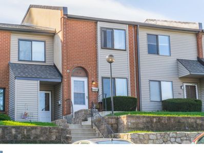 910 Valley Dr, West Chester, PA, 19382