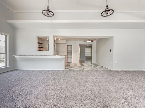 3rd image of 8925 NE 52nd St