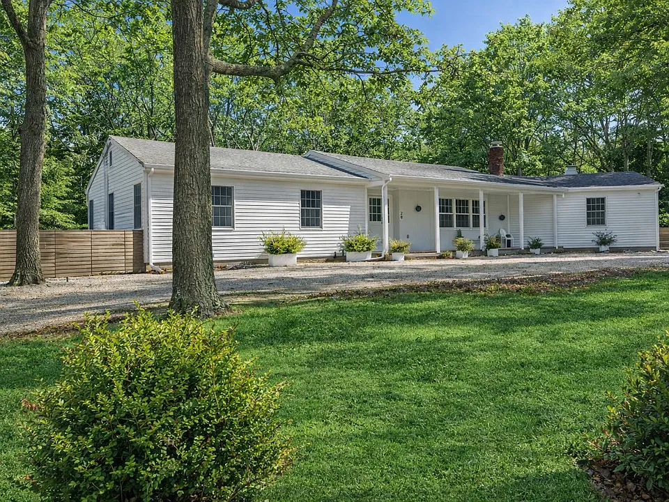 29 Springwood Ln