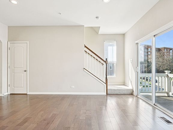 3rd image of 1130 Evergreen Ave