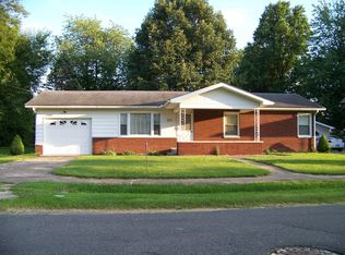 420 E Macoupin St, Staunton, IL 62088