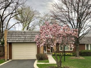 1846 Somerset Ln, Northbrook, IL 60062