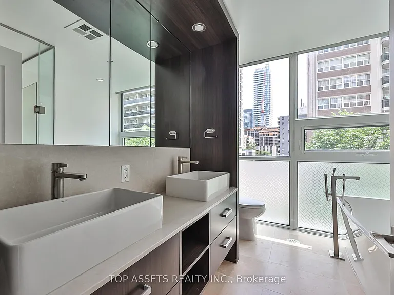 101 Erskine Ave #Townhouse 10 — Photo 26