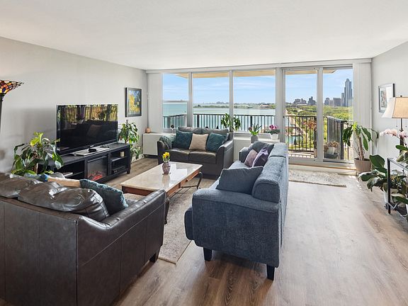 5th image of 400 E Randolph St APT 1705