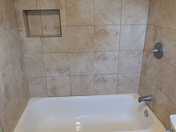 3rd image of 203 E Maple St APT 1