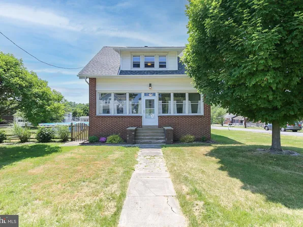 1834 Naamans Creek Rd, Upper Chichester, PA 19061