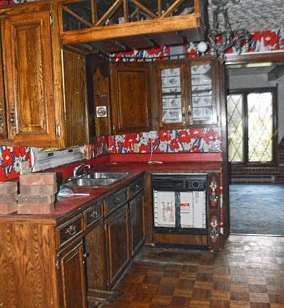 5th image of 885 Mountain View Dr