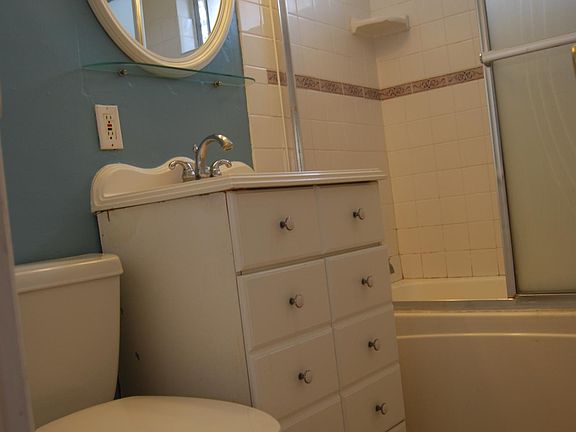4th image of 628 S Pch Hwy APT G